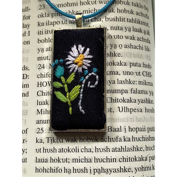 Handmade Embroidery Necklace Daisy Flower - Rectangle Bezel - Picture 2 of 4